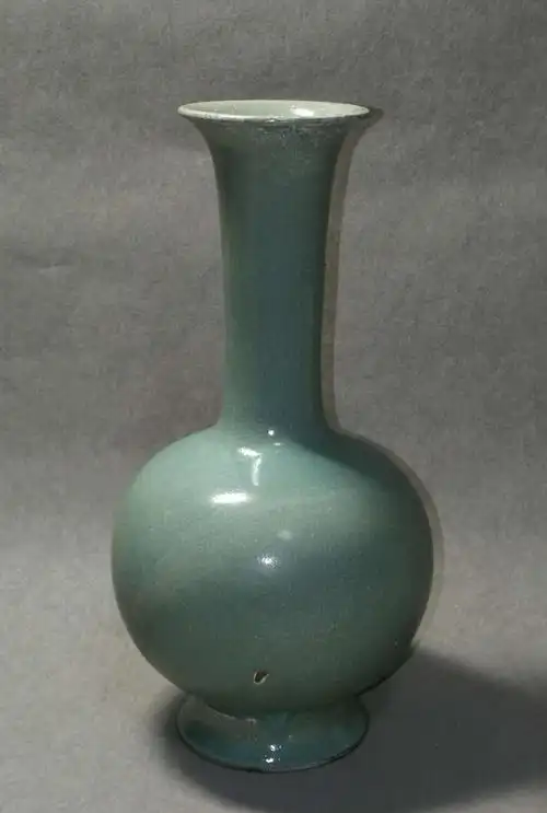 宋代青瓷(汝瓷)胆式长颈瓶