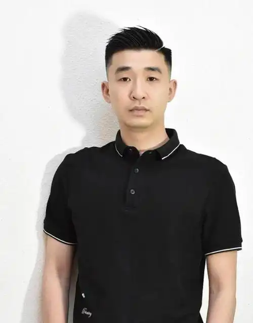 男人过了40岁,这3种"发型"记得尽量避开,比你想象中更油腻|短发|碎发