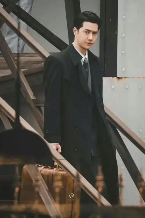 王一博全素颜直播暗戳戳撒糖肖战上热搜