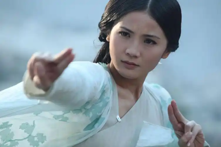 p>蔡卓妍(charlene choi),艺名阿sa,1982年11月22日出生于加拿大