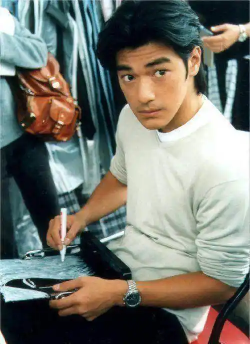 原创16岁跑龙套,不炒作没绯闻,只做安静美男子_金城武_电影_林志颖