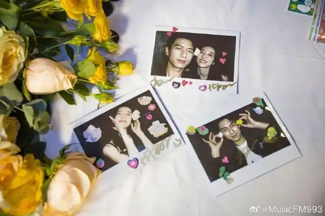 李现周雨彤互拍拍立得##李现周雨彤合拍拍立得