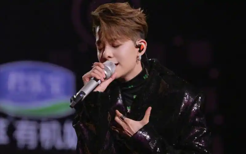 a殿 amber刘逸云《爱人错过》,一开口就惊艳全场