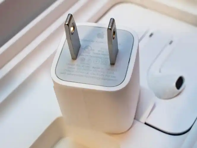 三家老牌工厂瓜分苹果iphone xs max原装5w充电器大订单