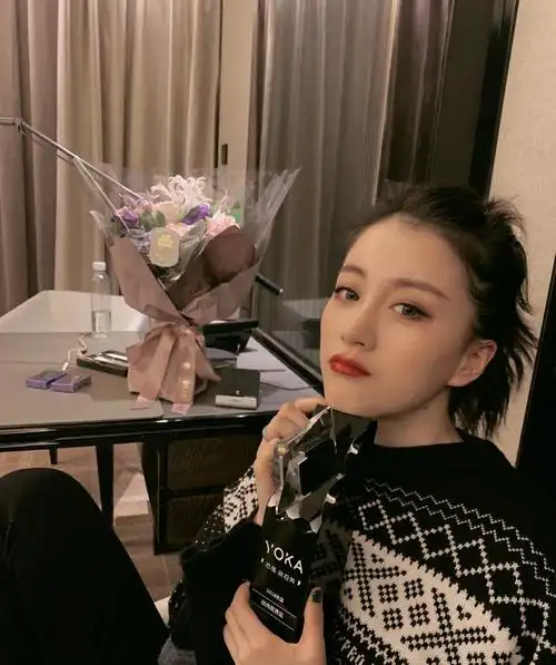 李嘉格2019yoka时尚盛典图片