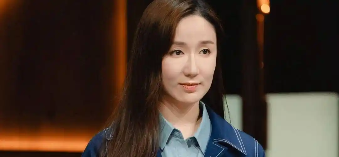 32岁娄艺潇未修图曝光,吓坏网友:这是要融化的奶油蛋糕吧