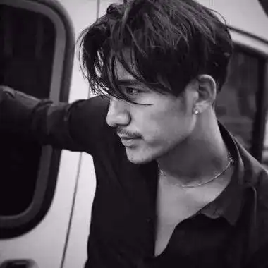 男人黑白头像成熟稳重 男生头像图片大全 -【爱个性】