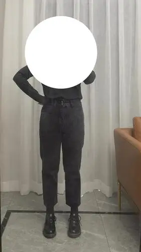 这条牛仔裤跟我锁了!