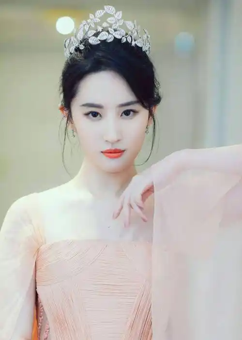 刘亦菲内娱界的颜值天花板神仙姐姐的魅力无人能敌