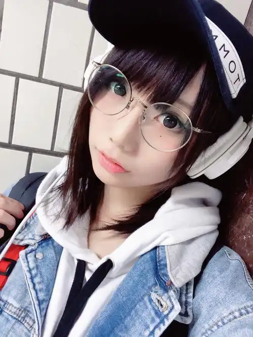 一〇〇一日本10月1日眼镜日三次元篇