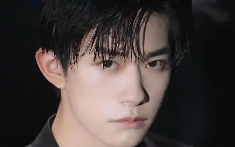 高冷霸道总裁易烊千玺