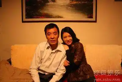 《朋友一场》热拍 邓英刘威大秀亲密显恩爱