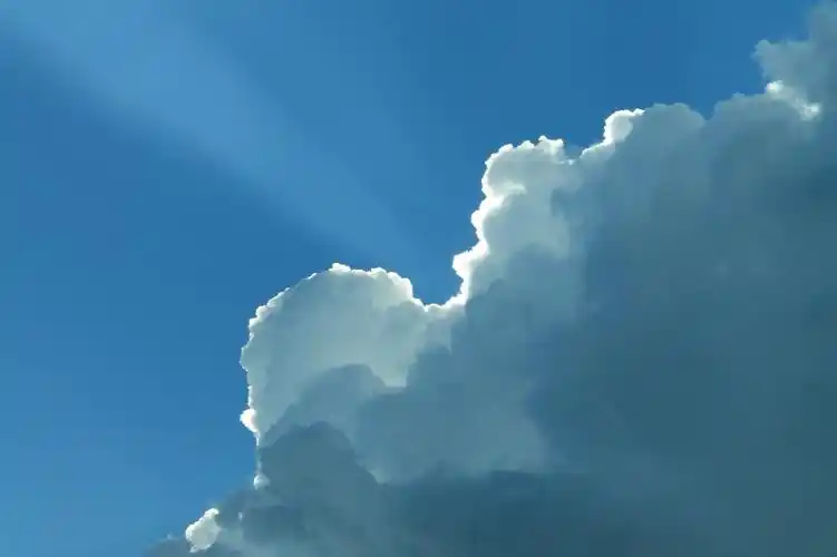 天空壁纸2048x1536分辨率查看