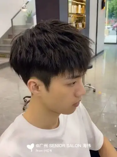 男生烫发大卷图片