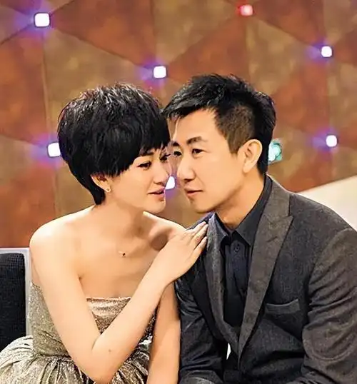 此时的李小冉为了孙东海的事情常常心不在焉,拍戏时也是经常进入不了