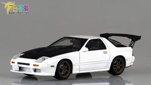 头文字d中"高桥凉介"开的是什么车?