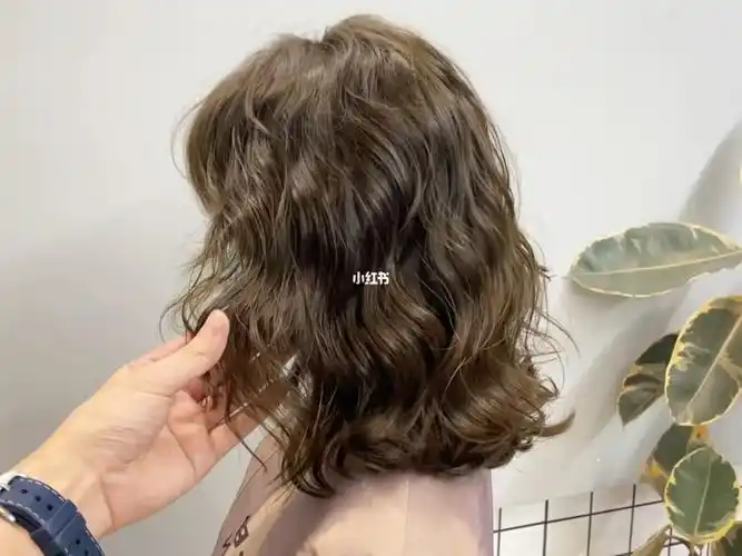 中发软妹子慵懒法式烫发