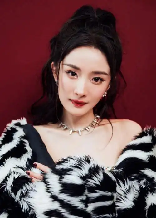 15位国产剧明星2023跨年造型!