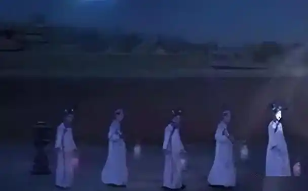 北京故宫出现灵异事件,多名游客看到宫女,太监