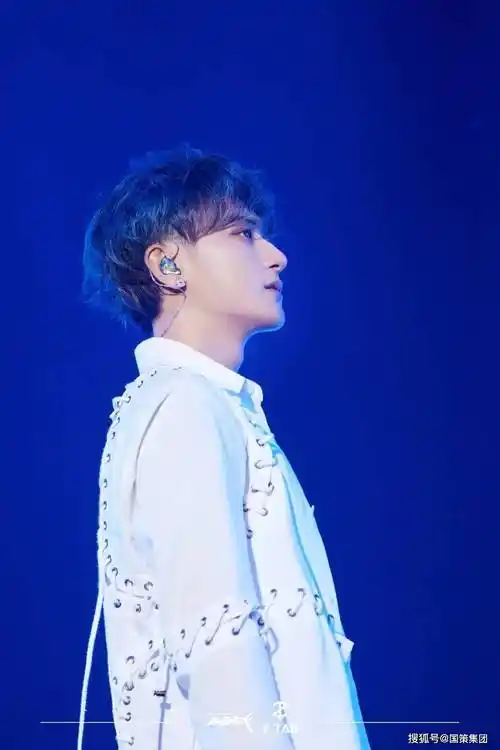 他还是该明星的经纪人…_黄子韬_相关_龙韬