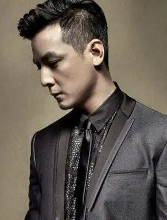 吴彦祖短发发型图片 示范最有男人味发型扎法