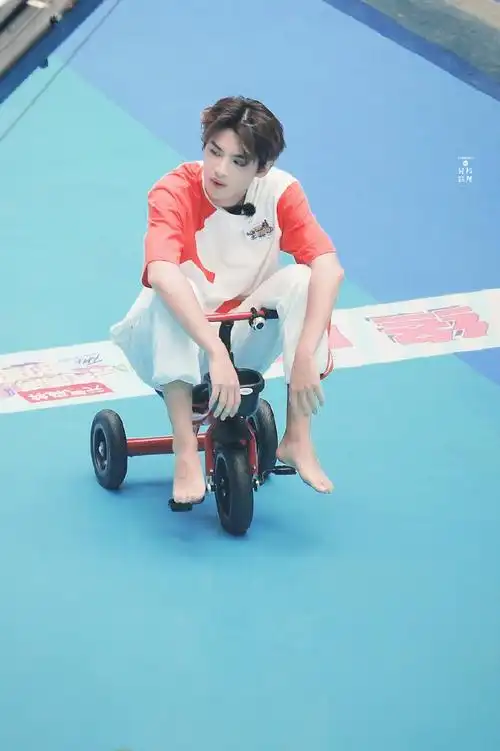 黄明昊元气满满的哥哥