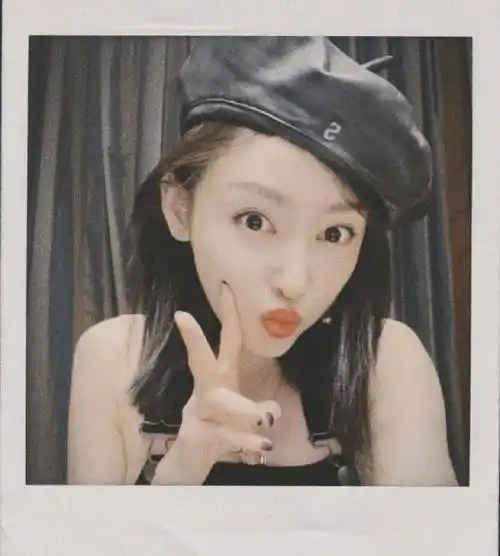 张天爱搞怪三连拍,看到第三张,网友:这谁顶得住?_摄像_自拍图_镜头