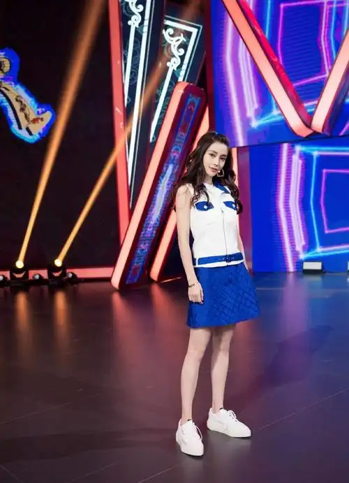 简介:angelababy《王牌对王牌》剧照图片,分享一组angelababy图片给