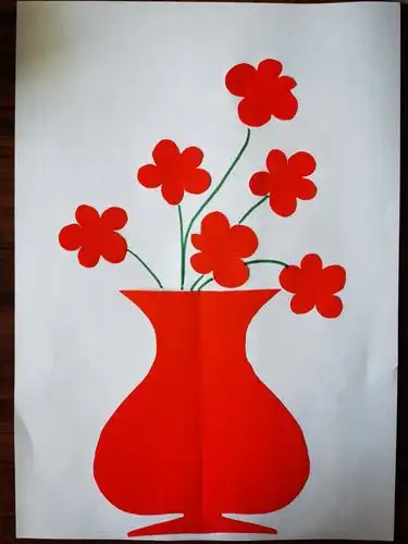 一二年级美术————《剪贴画花瓶》