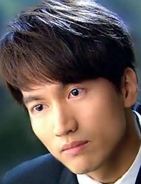 原创言承旭18年为啥一直留刘海当他掀起刘海瞬间难怪林志玲看不上