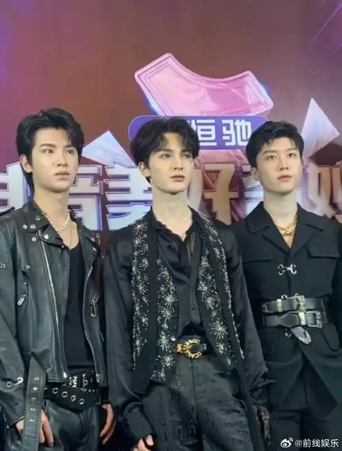 范丞丞黄明昊朱正廷同框#黄明昊,朱正廷,范丞丞同框合照,全部黑上系