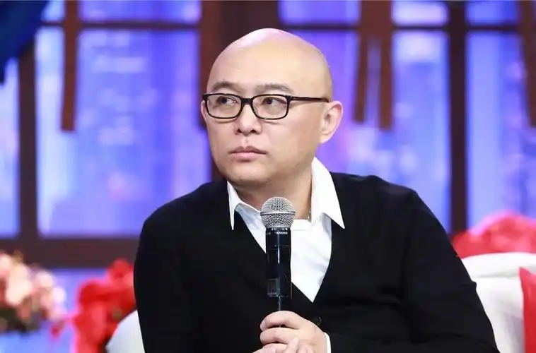 孟非个人资料:逐渐"消失"的孟非,已经走上了另一条道路