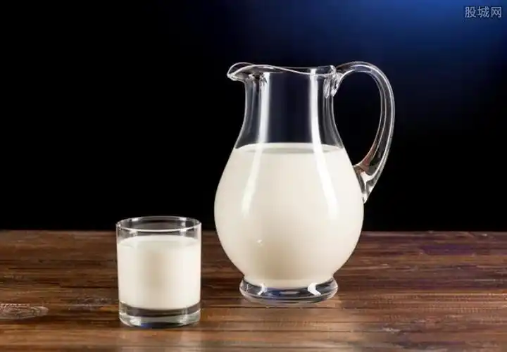 新疆麦趣尔纯牛奶不合格 检出低毒类添加剂丙二醇_易看资讯网
