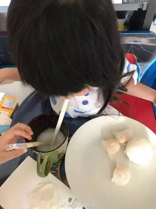 【开团中】吸管喝纯奶瞬间变香甜风味奶,让宝宝爱上喝牛奶!