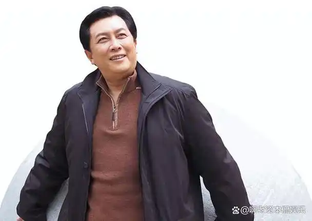 一代戏骨唐国强从奶油小生到表演巨匠演艺之路的辉煌与曲折