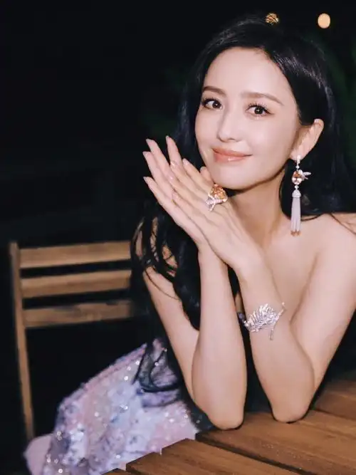 佟丽娅黄明昊新片即将定档##佟丽娅新片饰演无臂女性