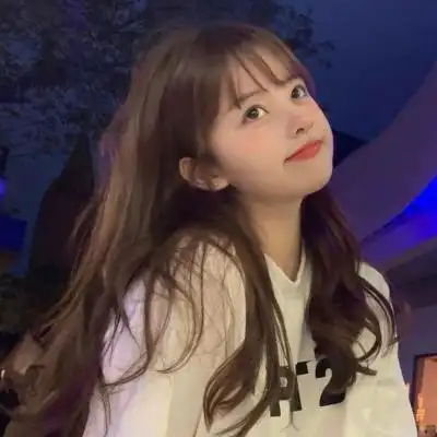 可爱呆萌的气质型美女 好惊艳的真人头像图片_女生头像_美头网