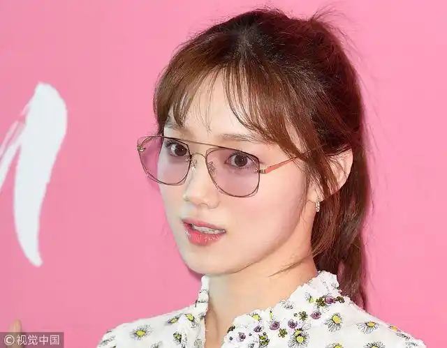 李圣经雏菊白衬衫高腰阔腿牛仔裤 清新美少女