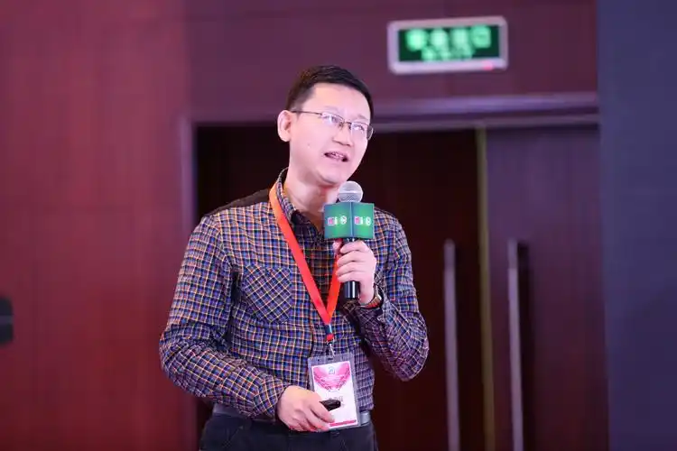 立邦中国tu事业群工程事业部产品与应用服务本部总监周晴出席本次论坛