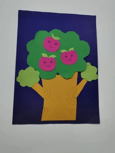 依兰县第五小学一年一班卡纸贴画