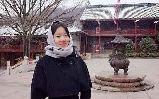 46岁孟非老婆长这样,美丽动人和女儿在一起似姐妹花_网友_家庭_非诚