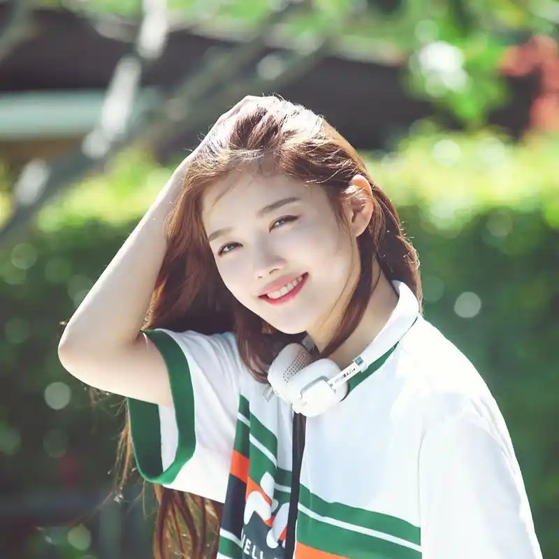 靠《学校2015》爆红,后退校靠自学保送名校,却因发胖败给金裕贞