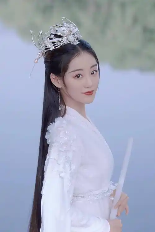 祝绪丹玉笛古韵大片,白衣翩翩纯净温柔,是魔幻小仙女没错了_遇龙_古装