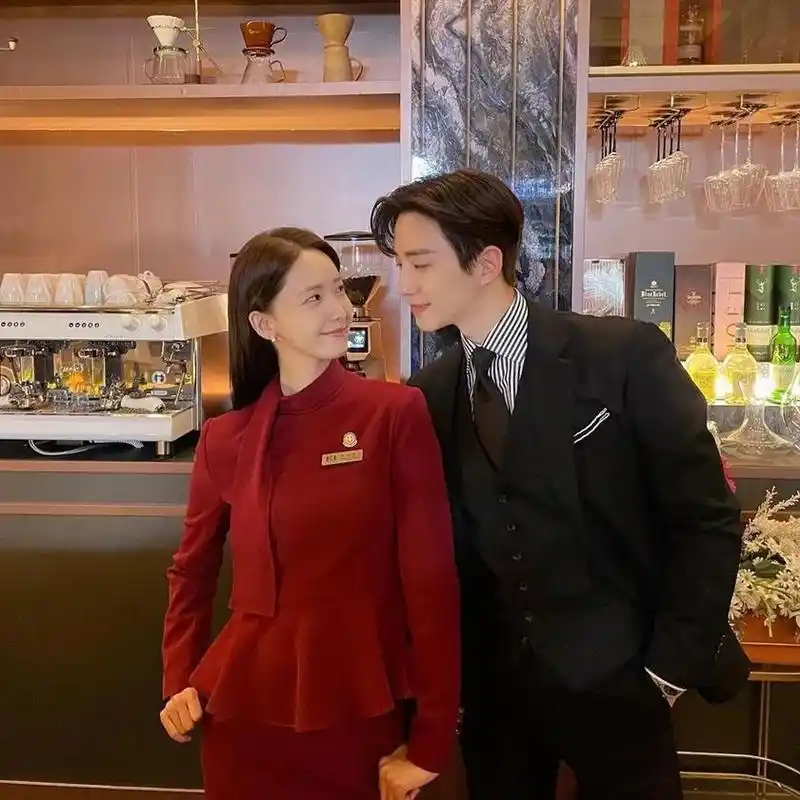 林允儿男友视角泳装照曝光,笑容太甜一脸恋爱模样