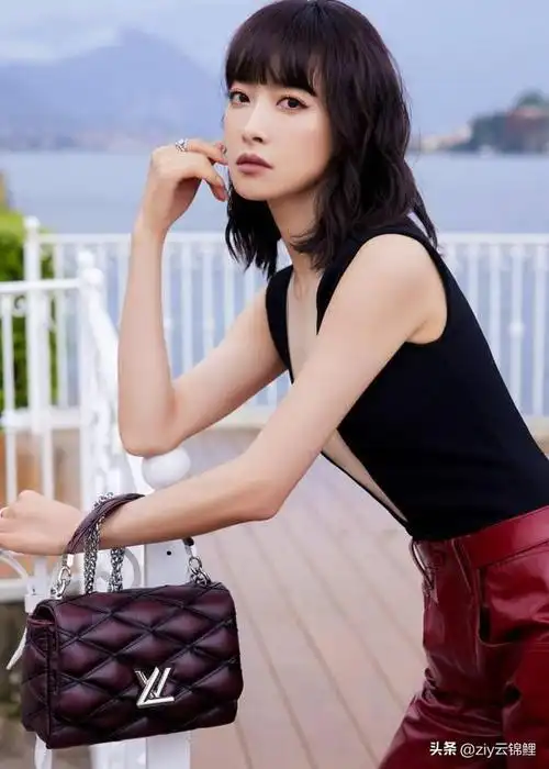 宋茜真是风情万种的女子穿黑色露背礼服秀出好身材性感撩人