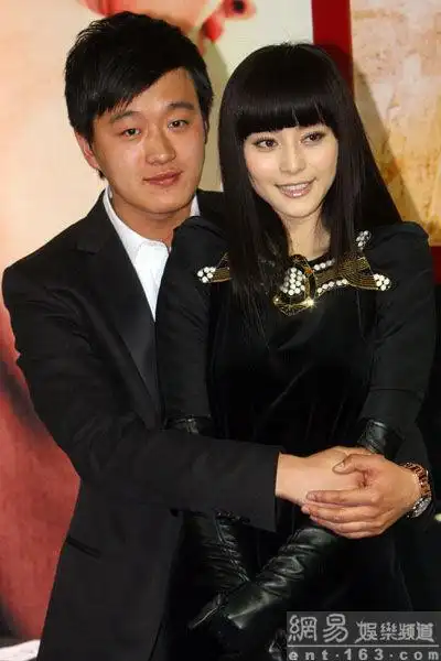 范冰冰与佟大为甜蜜扮情侣 [转贴 2007-11-27 13:18:14]