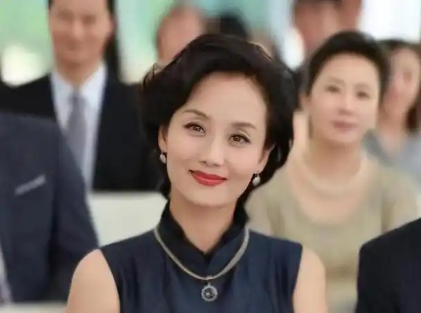 回顾3位妈妈专业户生得一张养尊处优脸自带贵气