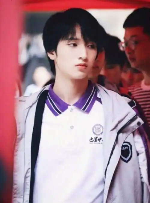 宋亚轩刘耀文张真源严浩翔校服合影#绝版巴蜀f4!