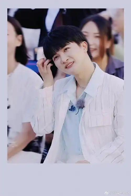 周深超话#周深你好生活#【圈和米米说晚安】脚下的一寸寸土地,耳边的