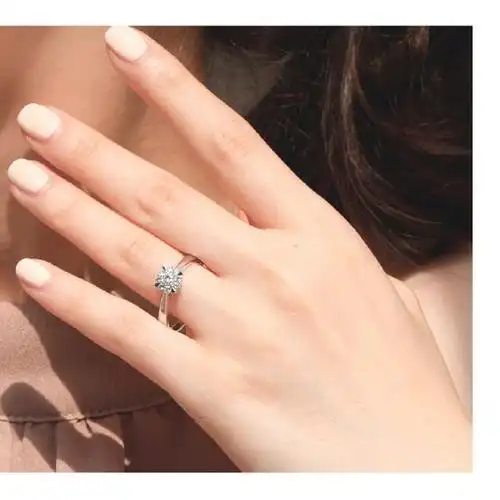 2克拉钻戒一般多少钱?女明星的"鸽子蛋"钻戒,我们该羡慕吗?